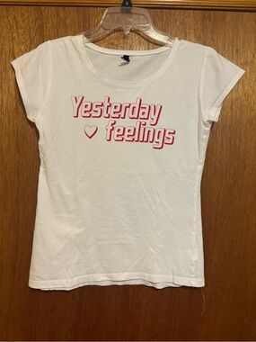 Sinsay White Scoopneck Graphic Tee